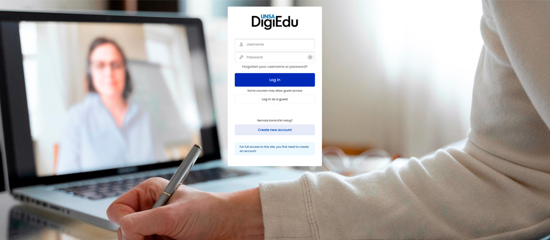 Prihlásenie do DigiEdu platformy s možnosťou vytvorenia nového účtu, pozadie s laptopom a osobou píšucou.