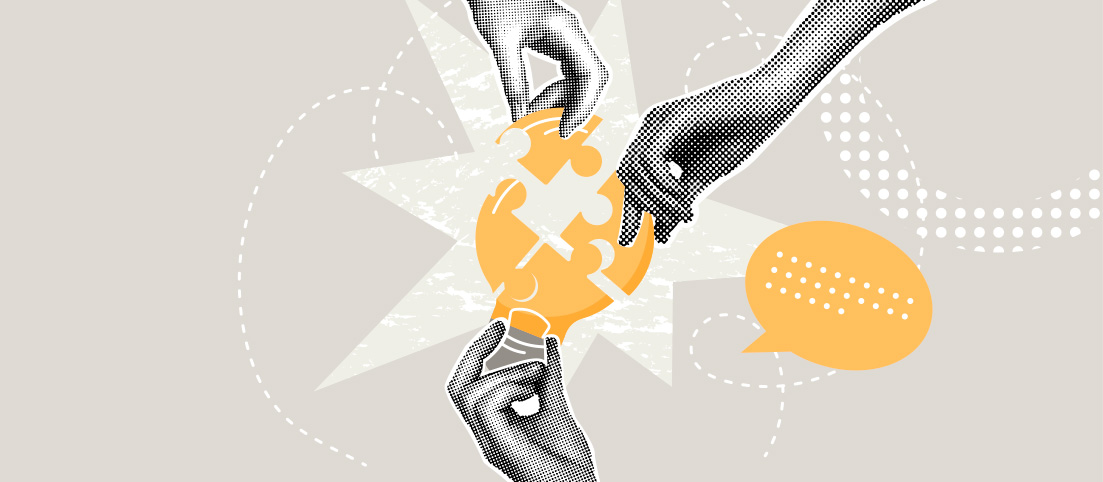 Ruky skladajúce žiarovku vo forme puzzle.