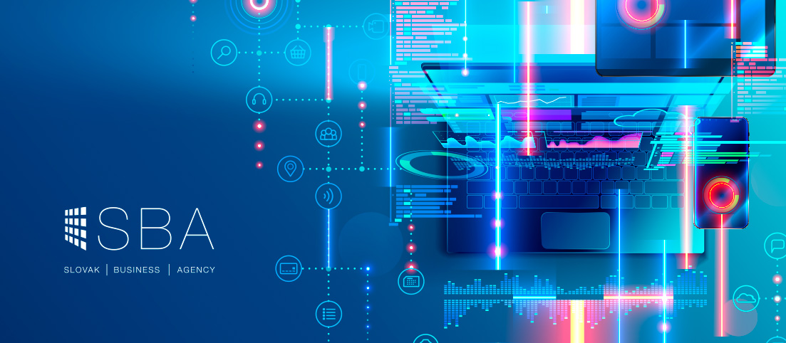 Notebook na modrom pozadí a logo SBA
