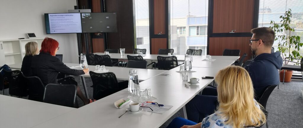 Prezentácia aktuálnych projektových aktivít stakeholderom projektu, ktoré súvisia s udržateľnosťou a rozvojom modelu SMEnergy  v krajinách Podunajského regiónu