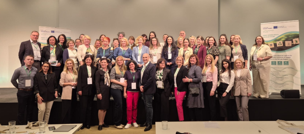 Spoločná fotografia projektových partnerov a účastníkov medzinárodnej konferencie WE.Circular v rakúskom Grazi.